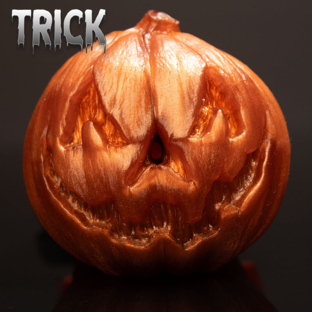 🎁 Halloween Collectible Sleeve: Trick or Treat (100% off)